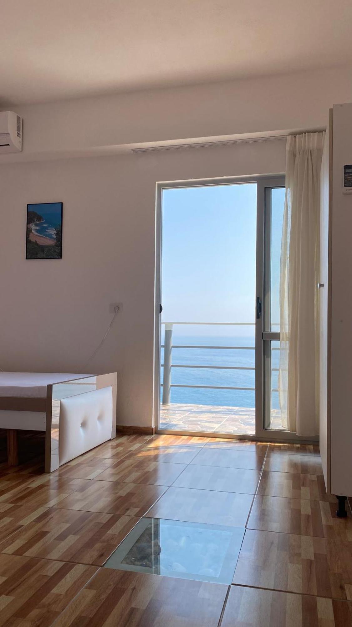 Onassis Residences Qeparo Exterior foto